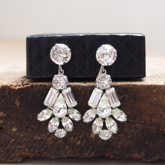 Vintage Jewelry - Stunning Glass Crystal Vintage Earrings